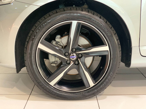 Volvo Xc60 2.0 T5 R Design Turbo Gasolina 4p Automático
