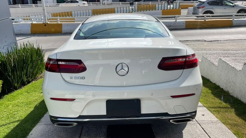 Imagen 4 de 15 de Mercedes-benz Clase E 300 Coupe Blanco 2020