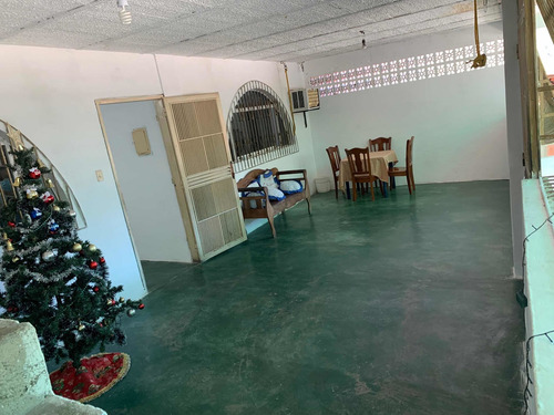 Imagen 3 de 14 de Casa Tres Habitaciones Un Baño 2 Puestos De Estacionamiento