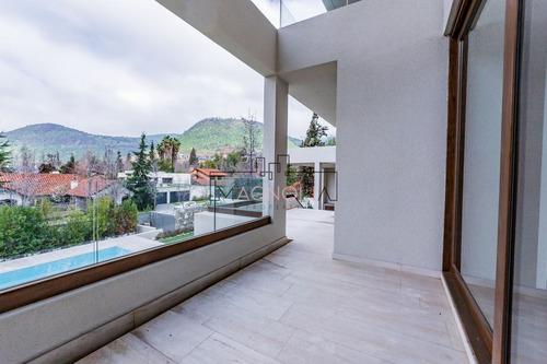 Casa En Venta De 5 Dorm. En Lo Barnechea