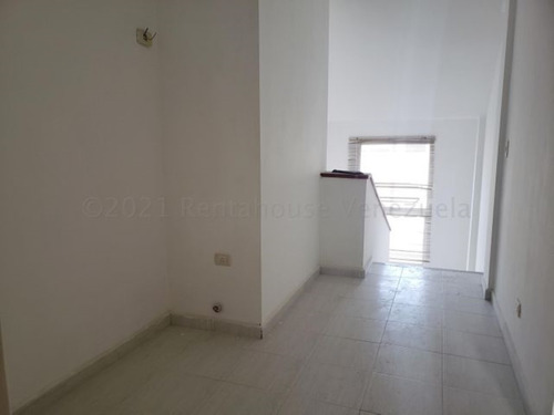 Imagen 19 de 30 de Casas En Venta Av Intercomunal Cabudare 21-11981 /m