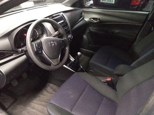 Imagem 14 de 16 de Toyota Yaris Xs 1.3 16v Flex Completo Rodas 2019 Cinza