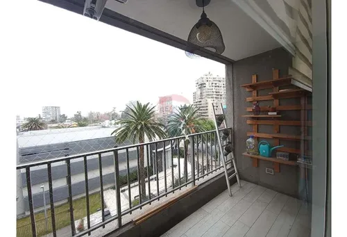 Dos Estacionamientos/ Metro Plaza Egaña/ Disponible