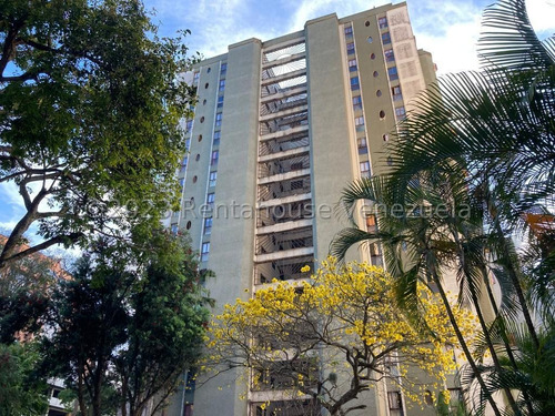 Amplio Y Cómodo Apartamento En Venta La Boyera Caracas 23-26065