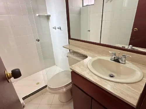 Apartamento En Venta En Conquistadores. Cod V776097