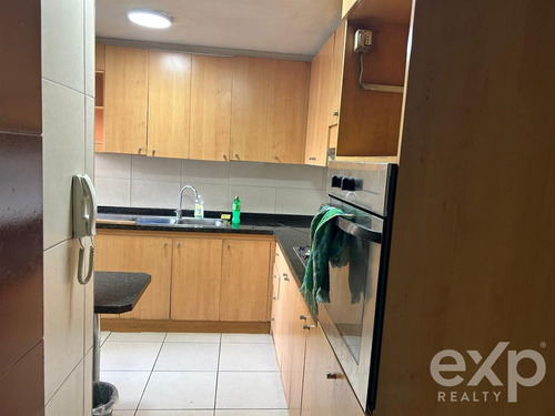 Departamento En Venta De 4 Dorm. En Ñuñoa, Excelente Estado
