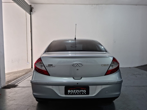 Imagem 7 de 10 de Chery Cielo 1.6 Sedan 2012