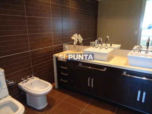 Imagen 8 de 12 de Apartamento En Brava, 2 Dormitorios *