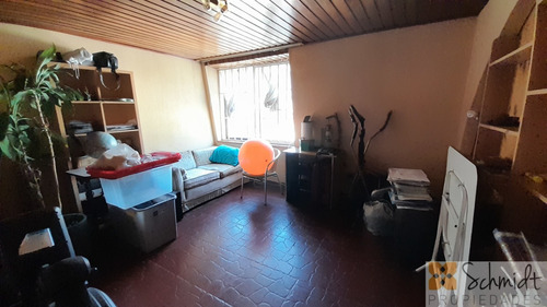 Amplia Casa Ubicada En Un Barrio Consolidado De Vitacura