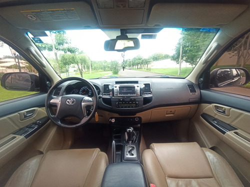 Toyota Hilux SW4 3.0 SRV 4X4 16V TURBO INTERCOOLER DIESEL 4P AUTOMÁTICO
