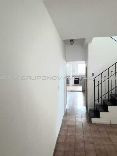 Imagem 5 de 6 de Venda/casa Com 3 Dorms