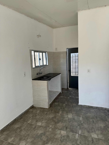 Se Alquila Apartamento De 2 Dormitorios En Piedras Blancas