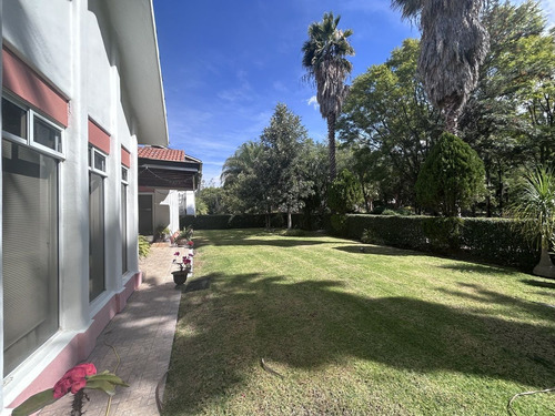 Casa De 1 Planta / En El Corazón De Balvanera/ Avenida St Andrew