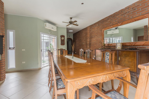 Venta Casa 4 Ambientes C/ Cochera - Pileta - Quincho - Permuta - Villa Devoto