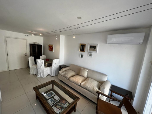 Imagen 5 de 28 de Excelente Departamento . Dos Ambientes, En Peninsula. Punta Del Este. Esquina Gorlero Y 21. La Pagina No Me Permite Poner La Direccion Exacta En Ubicacion.