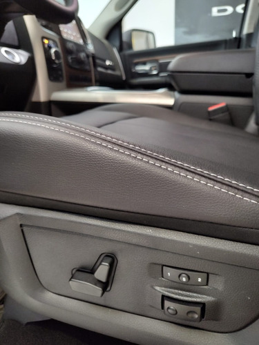 Imagen 15 de 16 de Ram 1500 Laramie 5.7l Automatica At8 4x4 $