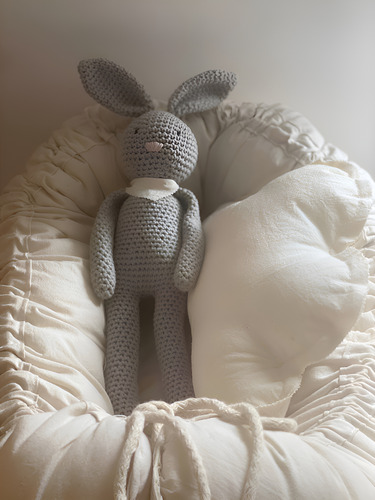 Nidito De Contención Para Bebés + Almohada Nube + Amigurumi.