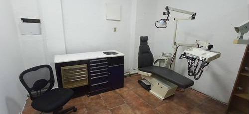 Sillón En Cuero Impecable Estado Y Mesada  Tatuaje Dentista