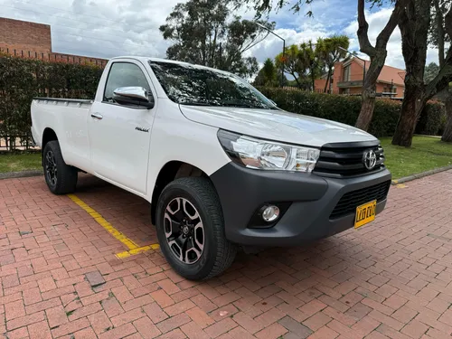 Toyota Hilux 2.7cc Mt 2022