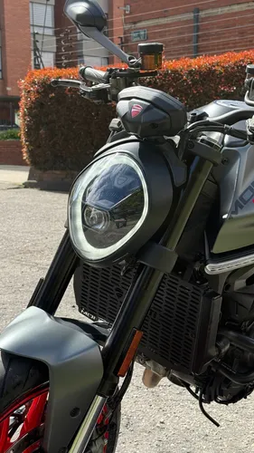 Ducati Monster 937