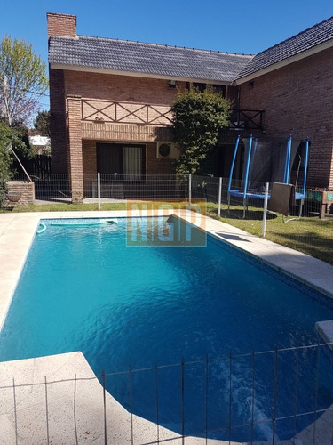 Casa Con Piscina Jardines De Cordoba Disponible Desde 8 De Enero