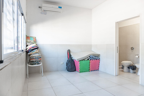 Venta De Casa Con Fondo De Comercio En Olivos