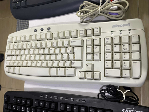 Imagem 3 de 9 de Lote De Teclados Ps2/ Wireless Microsoft/bright/leadership