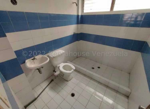 Imagen 10 de 13 de Josè Ravelo 0414-3702803 Alq.local En Sabana Grande 22-23169