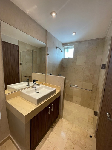 Imagen 17 de 30 de Departamento En Venta En Cumbres Del Lago