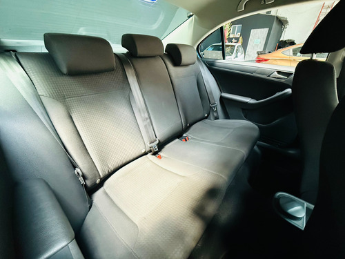 Volkswagen Jetta 2.0 At