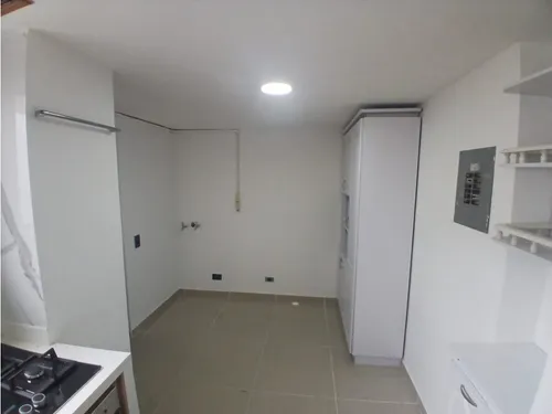 Renta Apartamento Amplio En La Circunvalar