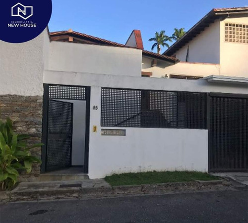 Venta O Alquiler De Casa De Un Nivel Con Piscina En Cerro Verde