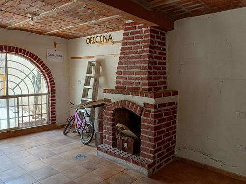 En Venta Casa Apropiada Para Uso Comercial En Bvd. Alejandro De La Cruz Saucedo En Jesús María, Aguascalientes