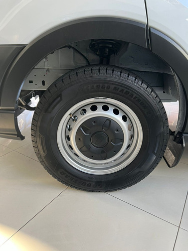 Imagen 13 de 20 de Ford Transit Furgon Medio Techo Elevado