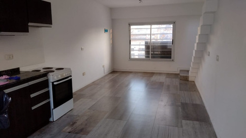 Ph Primer Piso Duplex 2 Amb Con Patio