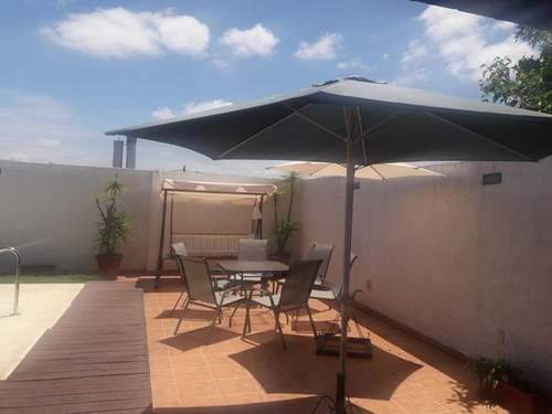 Casa Con Piscina En Colinas Del Mirador