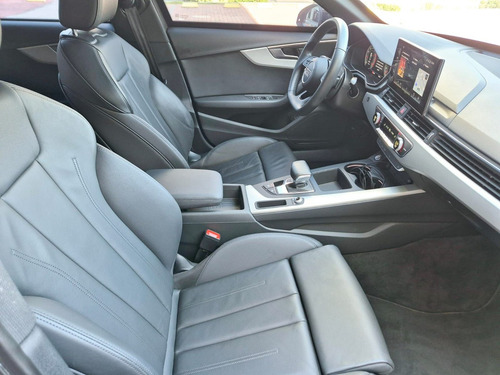 Audi A4 2.0 TFSI MHEV S LINE