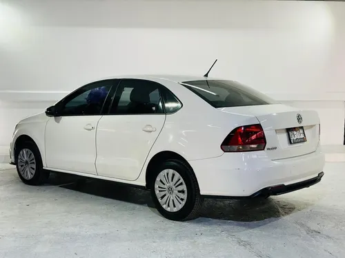 Volkswagen Vento 1.6 Starline At