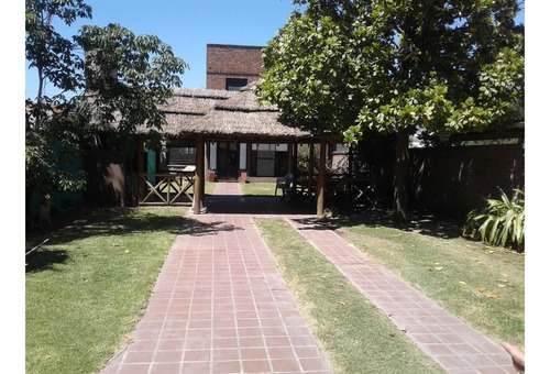 Imagen 8 de 14 de Excelente Casa!! Calle 34 E/ 49 Y 51, De 4 Dormitorios.