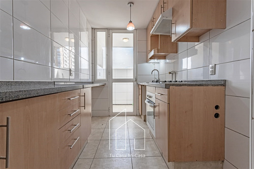 Amplio Departamento En Venta De 2 Dorm. En Ñuñoa
