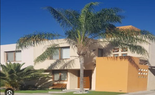 Casa En Cto. Puerta Del Sol 5, Puerta Real Residencial Desarrollo Urbana 08, El Pueblito/ Recuperación Bancaria- Laab2