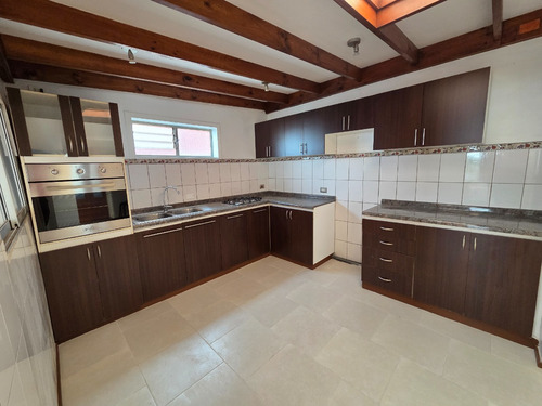 Hermosa Casa Totalmente Remodelada Como Nueva Centro Belloto
