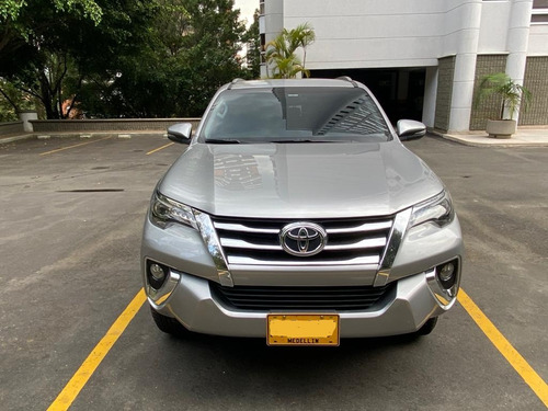 Toyota Fortuner 2019 2.7l Mid