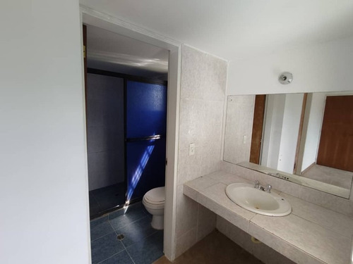 Imagen 9 de 11 de Casa En Conjunto Privado, Carrizales,a 5 Minutos Centro Comercial La Cascada, En Colinas De Carrizales, Cerca A Centro Medico, Colegios.