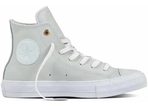 Beige top leather converse