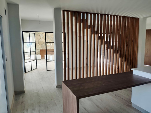 Imagen 8 de 30 de Vendo Increible Casa En Haras, 5 Habitaciones Enormes Y Terminaciones Unicas!!