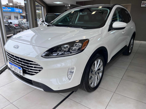 Imagen 14 de 25 de Ford Kuga Hibrida - Automotores Rosales