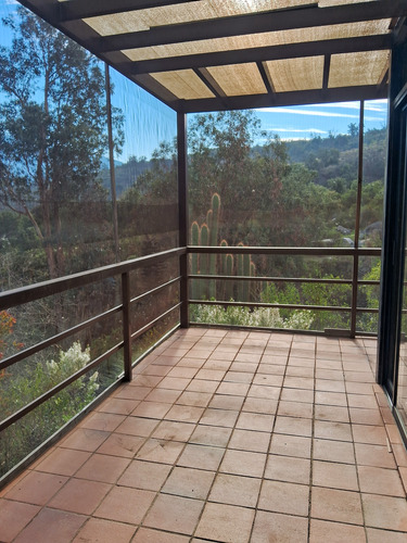 ¡disfruta De La Vida De Campo En Esta Encantadora Casa En L