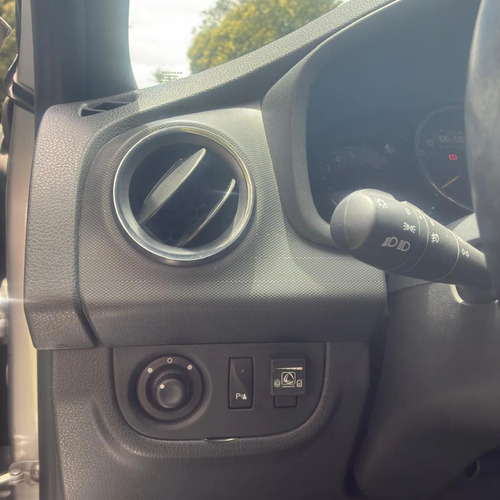 Renault Logan 1.6 Zen