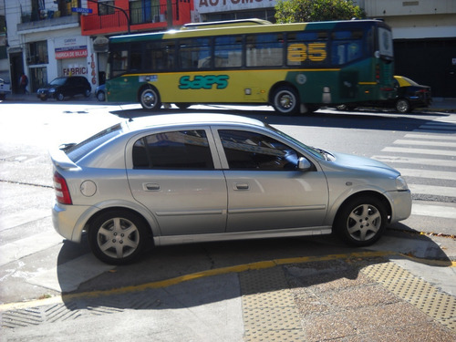 Imagen 2 de 15 de Chevrolet Astra 2.0 Gl Gnc 2009 Gris